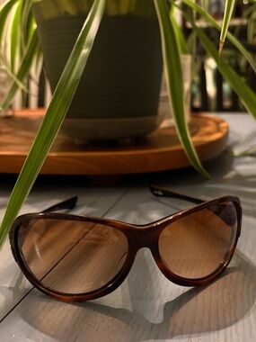 ☀️ Oakley Limited Ed Belong Wrap Sunglasses 🕶️